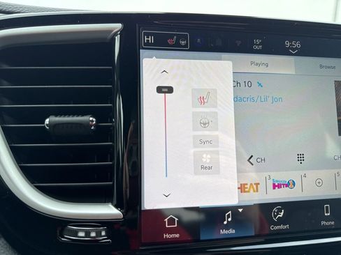 New 2026 Chrysler Pacifica Select image 12