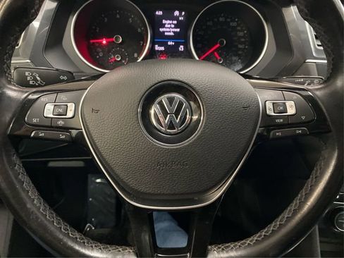 Used 2019 Volkswagen Tiguan SE image 21