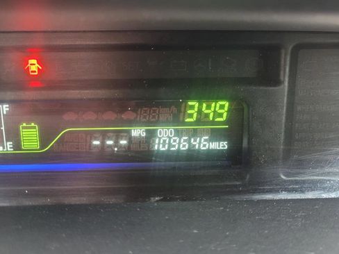 Used 2014 Toyota Prius V Three FWD image 15