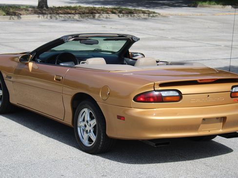 Used 1998 Chevrolet Camaro Z28 RWD image 13