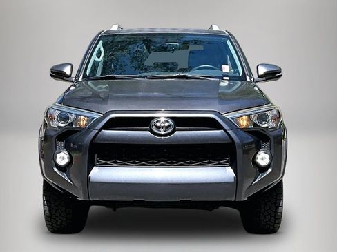 Used 2017 Toyota 4Runner SR5 Premium image 3