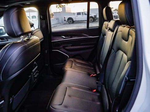 New 2026 Jeep Grand Cherokee Limited w/ Limited Altitude Package AWD/4WD image 23
