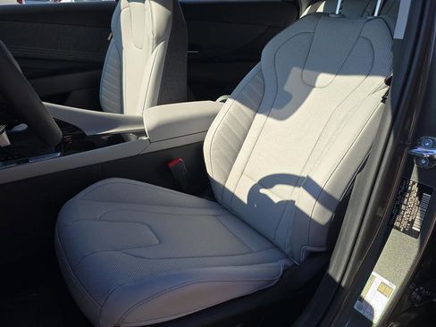 New 2026 Hyundai Elantra Limited FWD image 14