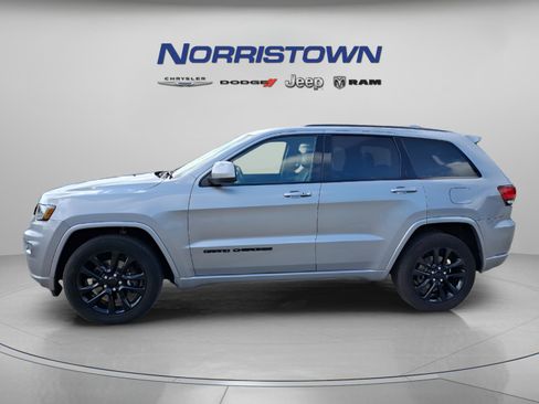 Certified 2021 Jeep Grand Cherokee Laredo X AWD/4WD image 4