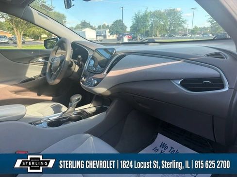 Used 2024 Chevrolet Malibu LT FWD image 11