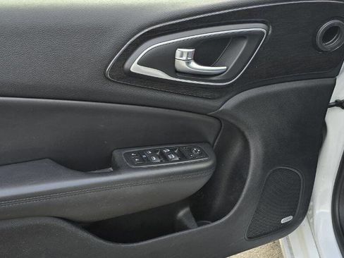 Used 2015 Chrysler 200 C w/ Navigation & Sound Group I image 11