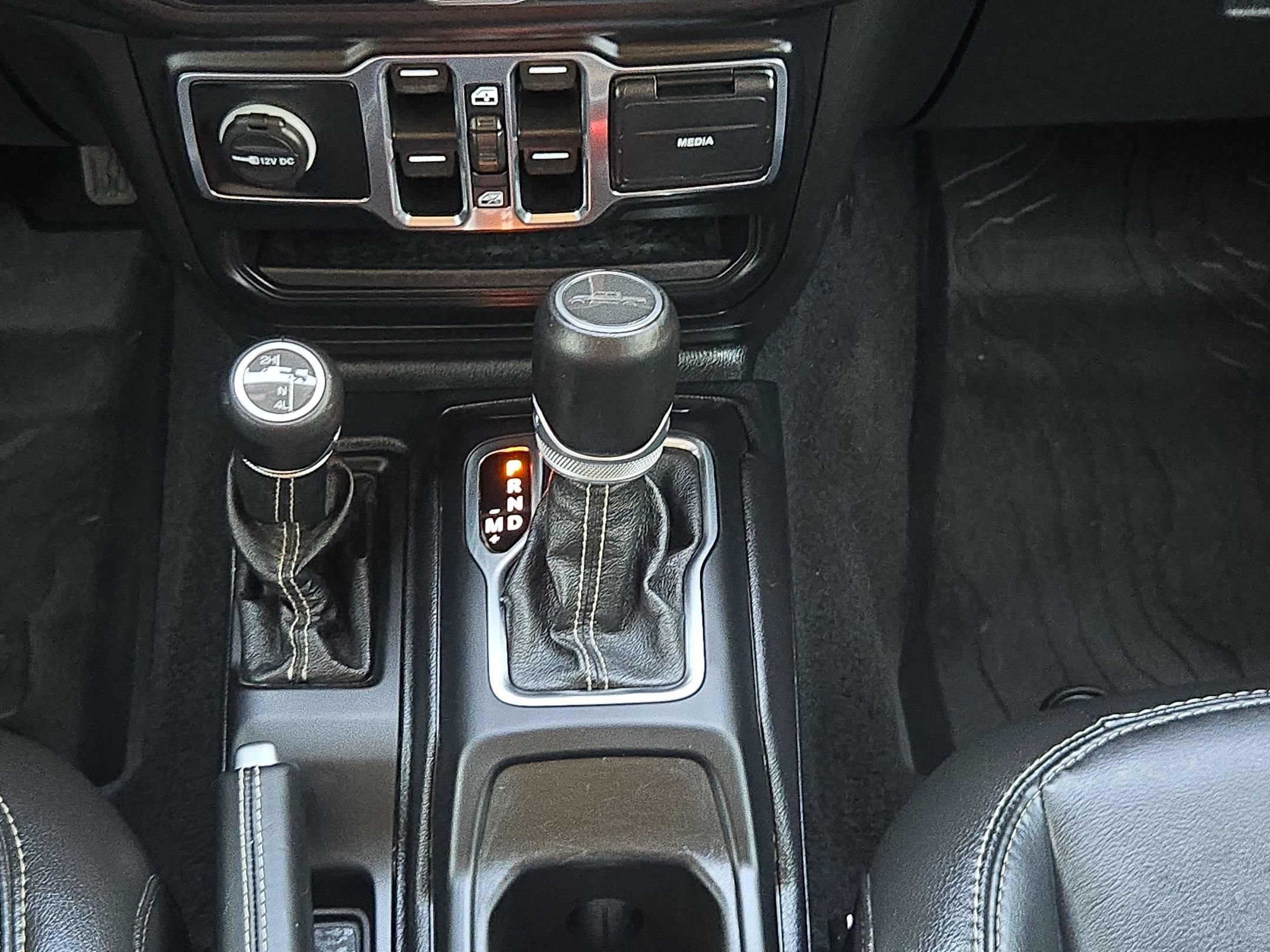 Used 2020 Jeep Gladiator Overland AWD/4WD image 19