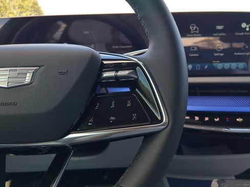 New 2026 Cadillac Optiq Luxury 1 image 29