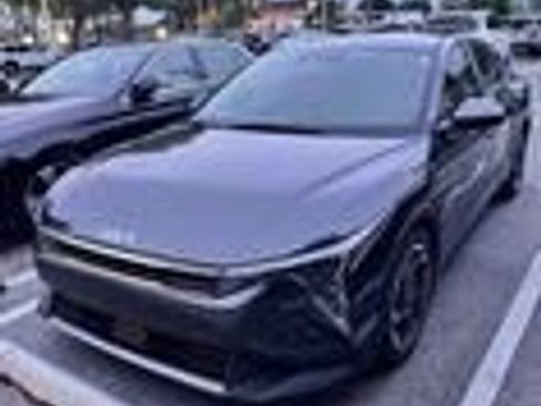 Certified 2025 Kia K4 EX FWD image 1