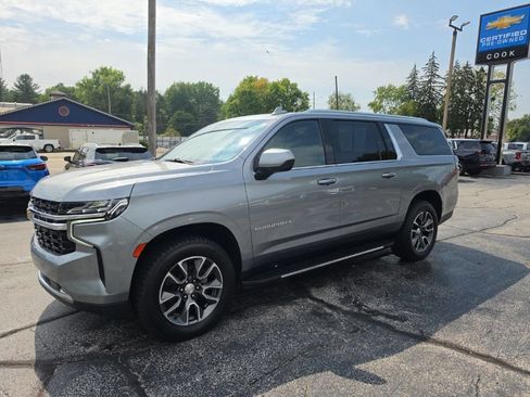 Certified 2023 Chevrolet Suburban LS AWD/4WD image 3