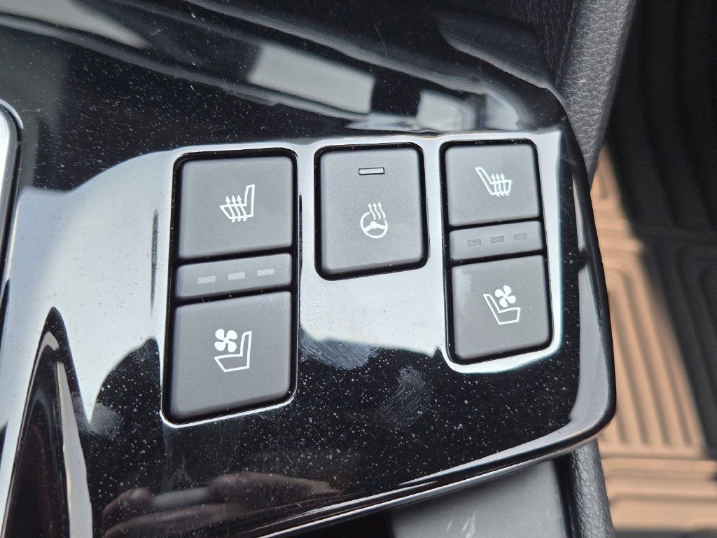 Certified 2025 Kia Sportage SX FWD image 30