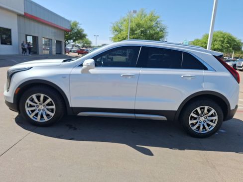 Used 2019 Cadillac XT4 Premium Luxury w/ Technology Package image 3