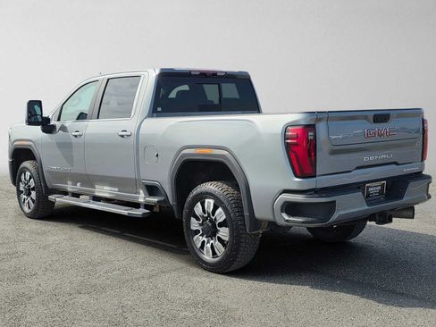 Used 2024 GMC Sierra 2500 Denali w/ Denali Reserve Package AWD/4WD image 5