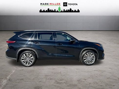 Used 2022 Toyota Highlander Platinum AWD/4WD image 7
