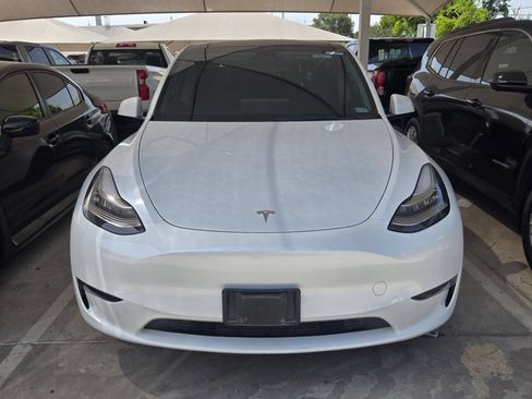 Used 2023 Tesla Model Y Long Range AWD/4WD image 2