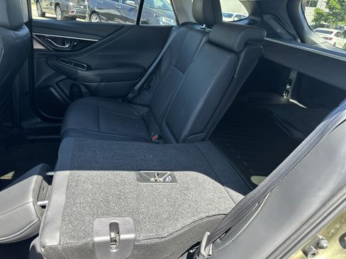 Used 2025 Subaru Outback Limited AWD/4WD image 16