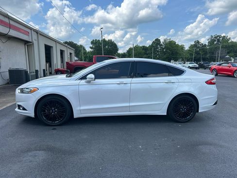 Used 2014 Ford Fusion SE w/ Equipment Group 202A FWD image 8