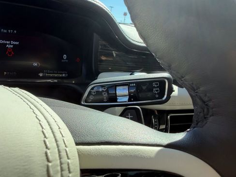 Certified 2023 Lincoln Aviator Black Label image 40