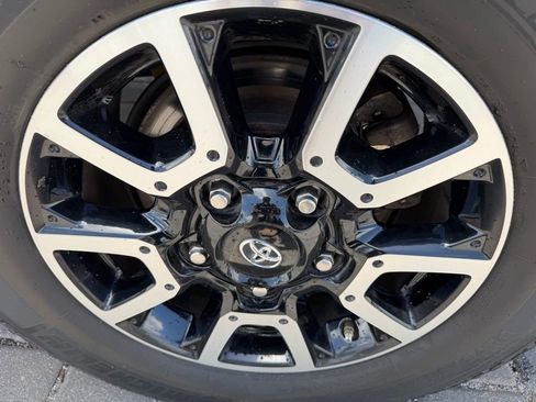 Used 2020 Toyota Tundra Limited w/ TRD Off-Road Package AWD/4WD image 9