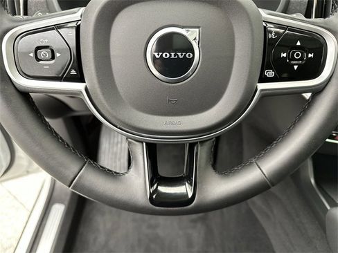 Used 2025 Volvo XC90 B6 Plus w/ Protection Package Premier image 14