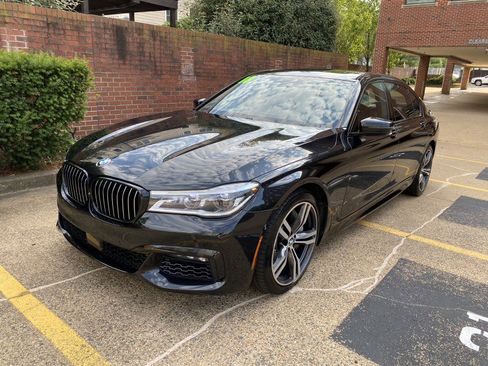 Used 2018 BMW 750i xDrive image 4