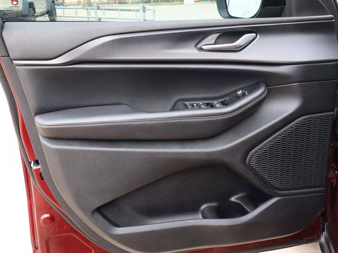 Used 2023 Jeep Grand Cherokee L Laredo image 14