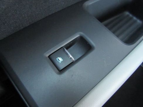 Used 2025 Ford Expedition Active image 38