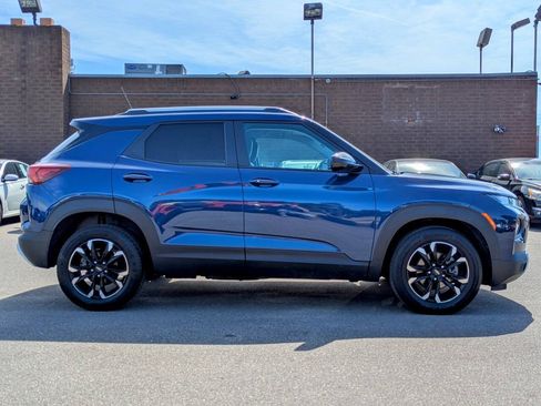 Used 2022 Chevrolet TrailBlazer LT FWD image 3