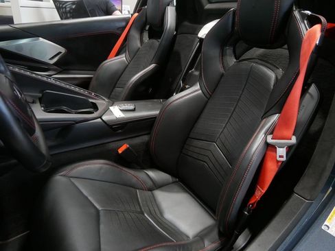 Used 2021 Chevrolet Corvette Stingray Premium Conv w/ Z51 Performance Package RWD image 20