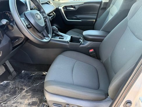 Used 2025 Toyota RAV4 XLE AWD/4WD image 21