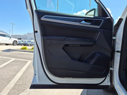Used 2021 Volkswagen Atlas SE w/ Panoramic Sunroof Package AWD/4WD image 14