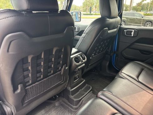 Used 2022 Jeep Wrangler Unlimited Rubicon w/ Xtreme Recon 35" Tire Package image 11