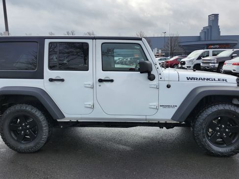 Used 2017 Jeep Wrangler Unlimited Sport image 16