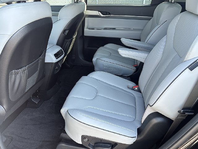 Used 2024 Hyundai Palisade SEL FWD image 18