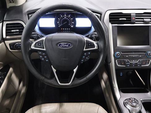 Certified 2017 Ford Fusion SE w/ Fusion SE Technology Package image 22