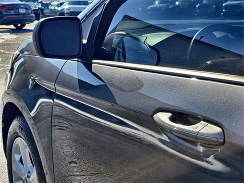 Used 2024 Ford Edge SE image 11