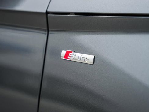 Used 2023 Audi Q5 2.0T Premium w/ Convenience Package image 15