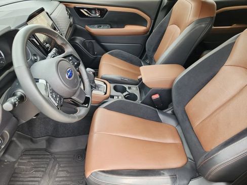 Used 2025 Subaru Forester Touring w/ Popular Package - Touring AWD/4WD image 13