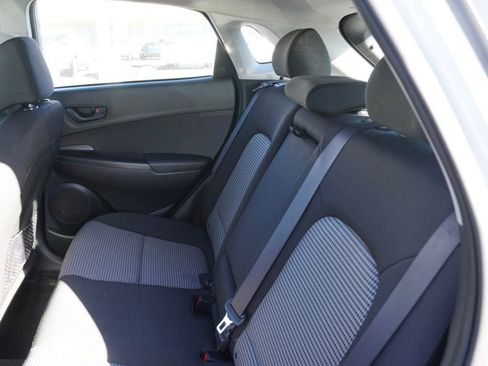 Used 2018 Hyundai Kona SE image 17