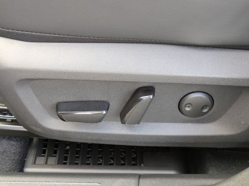 New 2026 Nissan Rogue Platinum image 23