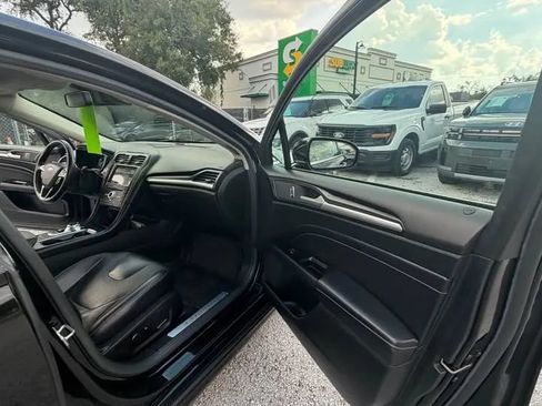 Used 2017 Ford Fusion Energi Titanium FWD image 6