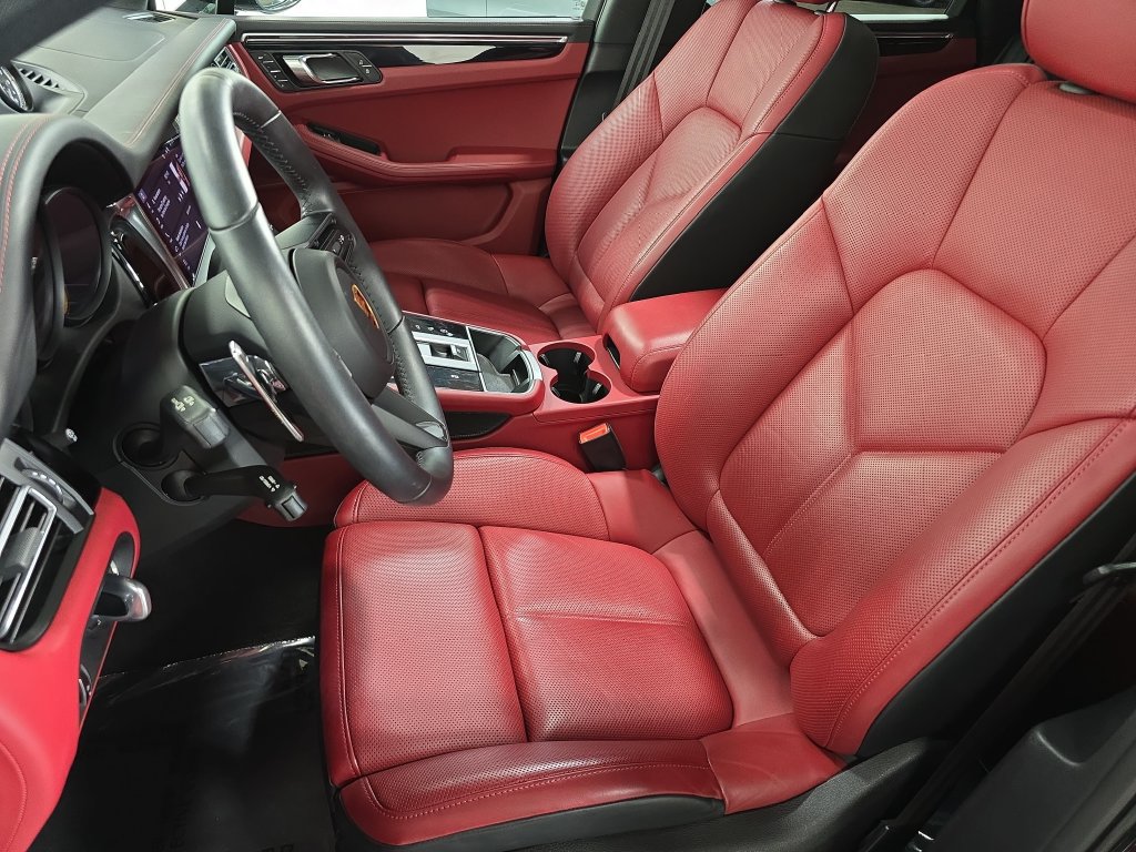 Certified 2026 Porsche Macan S AWD/4WD image 5