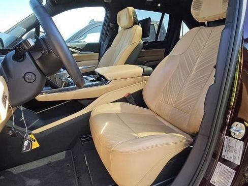 Used 2025 Cadillac Escalade IQ Luxury 2 AWD/4WD image 6