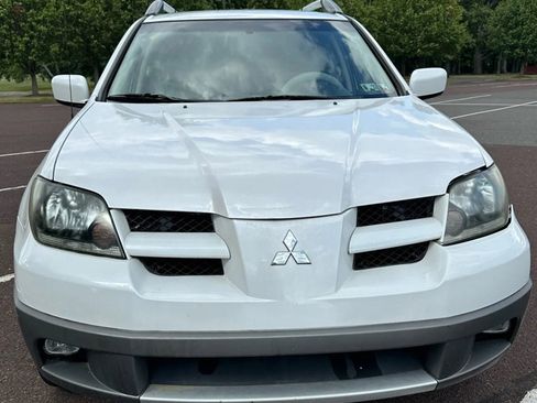 Used 2003 Mitsubishi Outlander XLS image 10