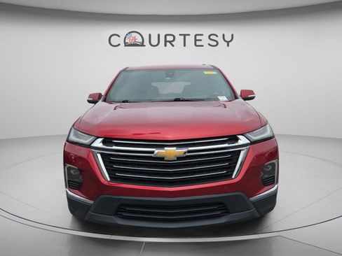 Used 2023 Chevrolet Traverse LT FWD image 4