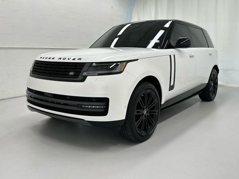 Used 2025 Land Rover Range Rover Long Wheelbase SE AWD/4WD image 4