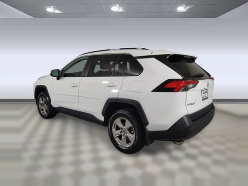 Used 2022 Toyota RAV4 XLE image 3