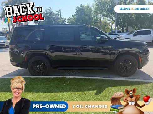 Used 2023 Jeep Wagoneer Series II AWD/4WD image 3