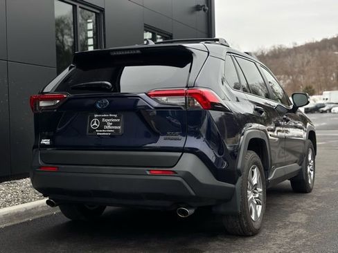 Used 2023 Toyota RAV4 XLE w/ Convenience Package image 7