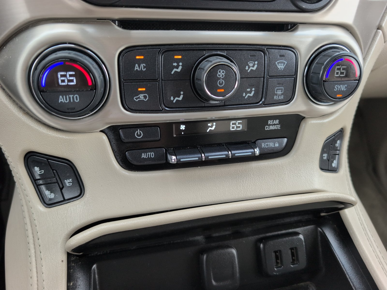 Used 2016 GMC Yukon Denali w/ Open Road Package RWD image 31